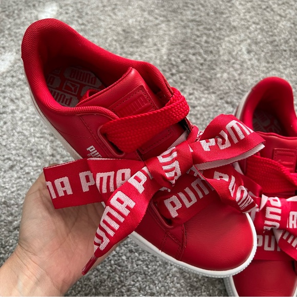 Puma basket heart sneaker NWT red bow - Picture 5 of 10